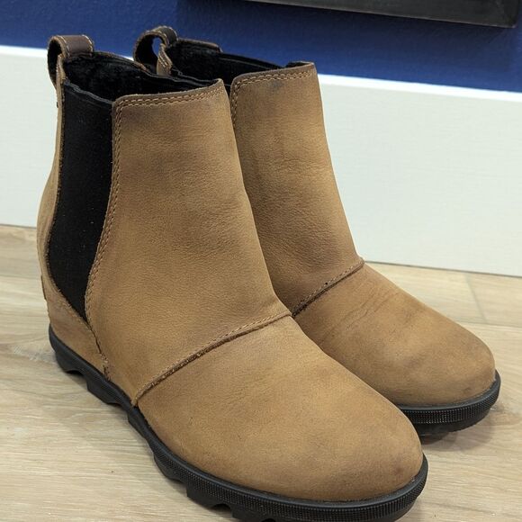 Sorel Joan of Arctic Wedge II Chelsea Boots in Nubuck! - Picture 8 of 13
